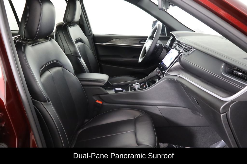 Used 2024 Jeep Grand Cherokee Limited w/ Luxury Tech Group II image 11