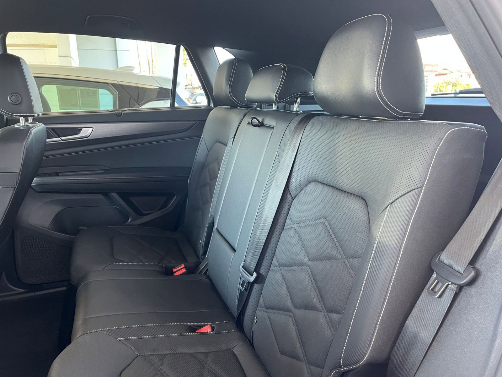 Used 2025 Volkswagen Atlas Cross Sport SE image 25