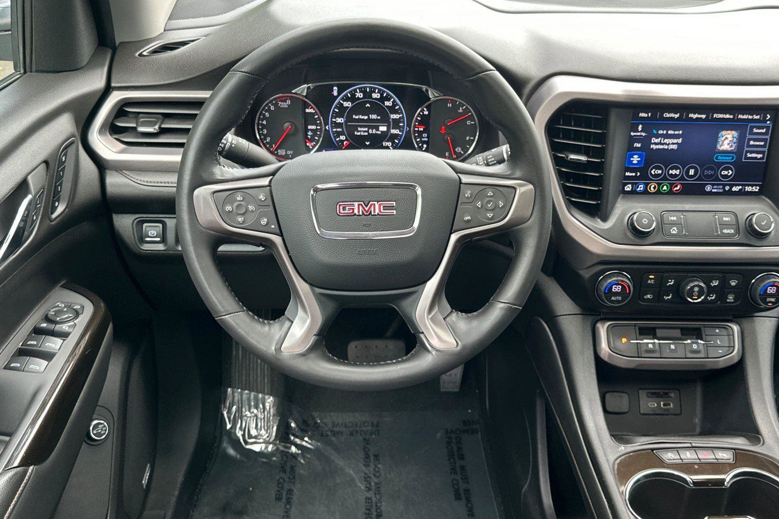 Used 2022 GMC Acadia AT4 w/ Technology Package image 11