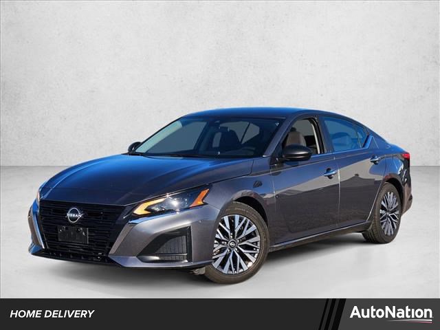 Used 2024 Nissan Altima 2.5 SV image 1