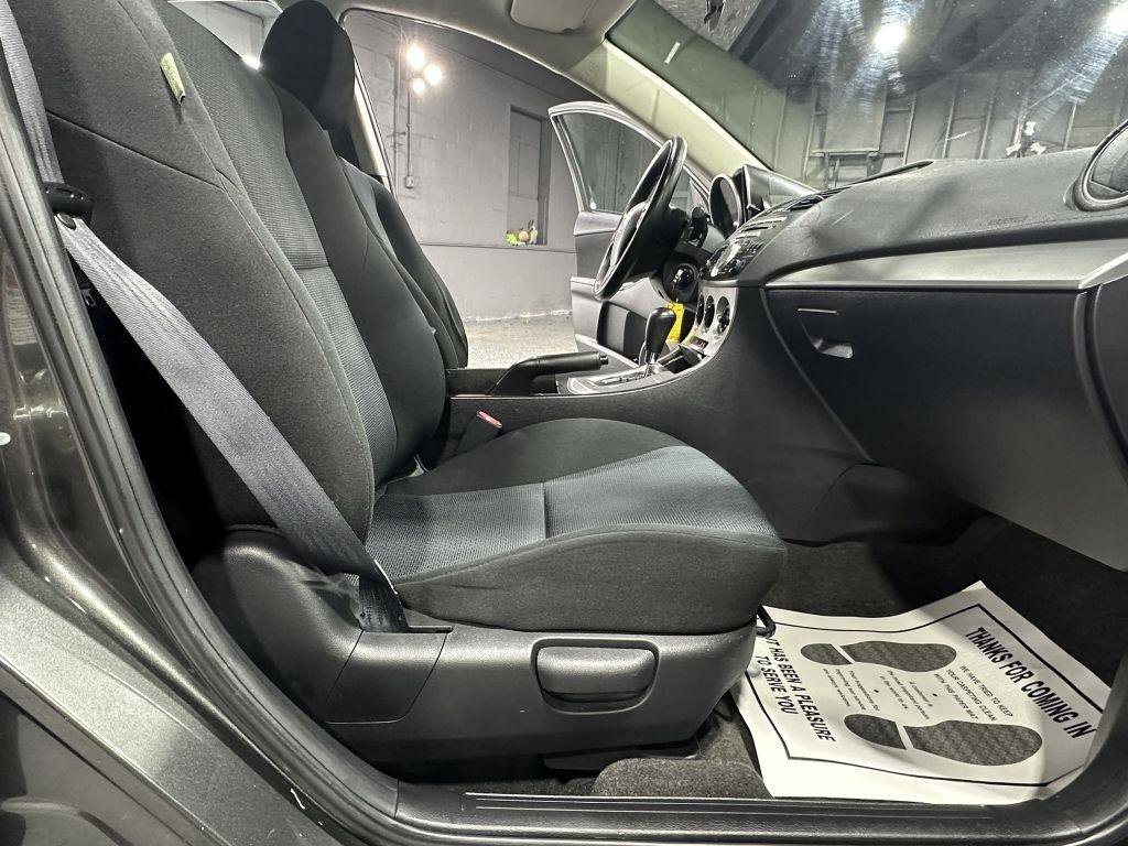 Used 2010 MAZDA MAZDA3 i Touring FWD image 30