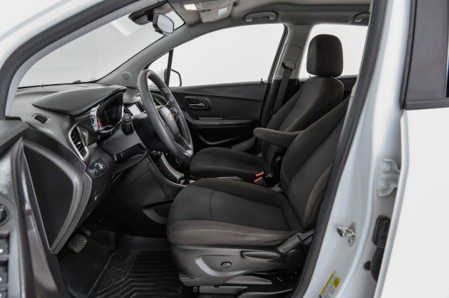 Used 2017 Chevrolet Trax LS image 26
