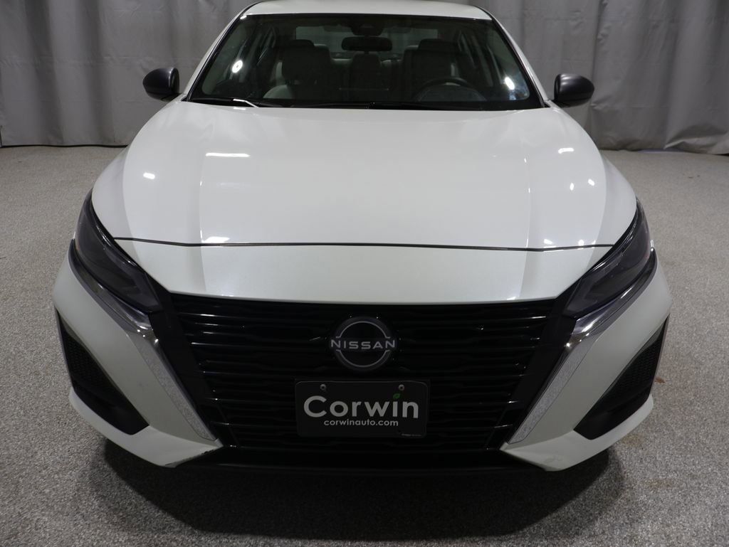 Used 2024 Nissan Altima 2.5 SV AWD/4WD image 7