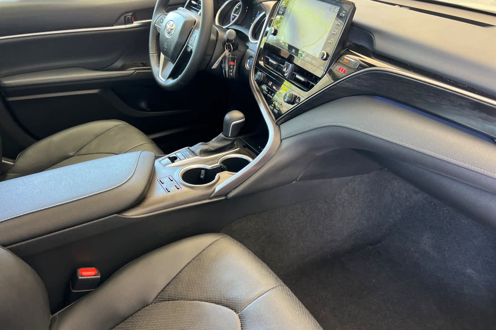 Used 2023 Toyota Camry XLE w/ Navigation Package FWD image 16