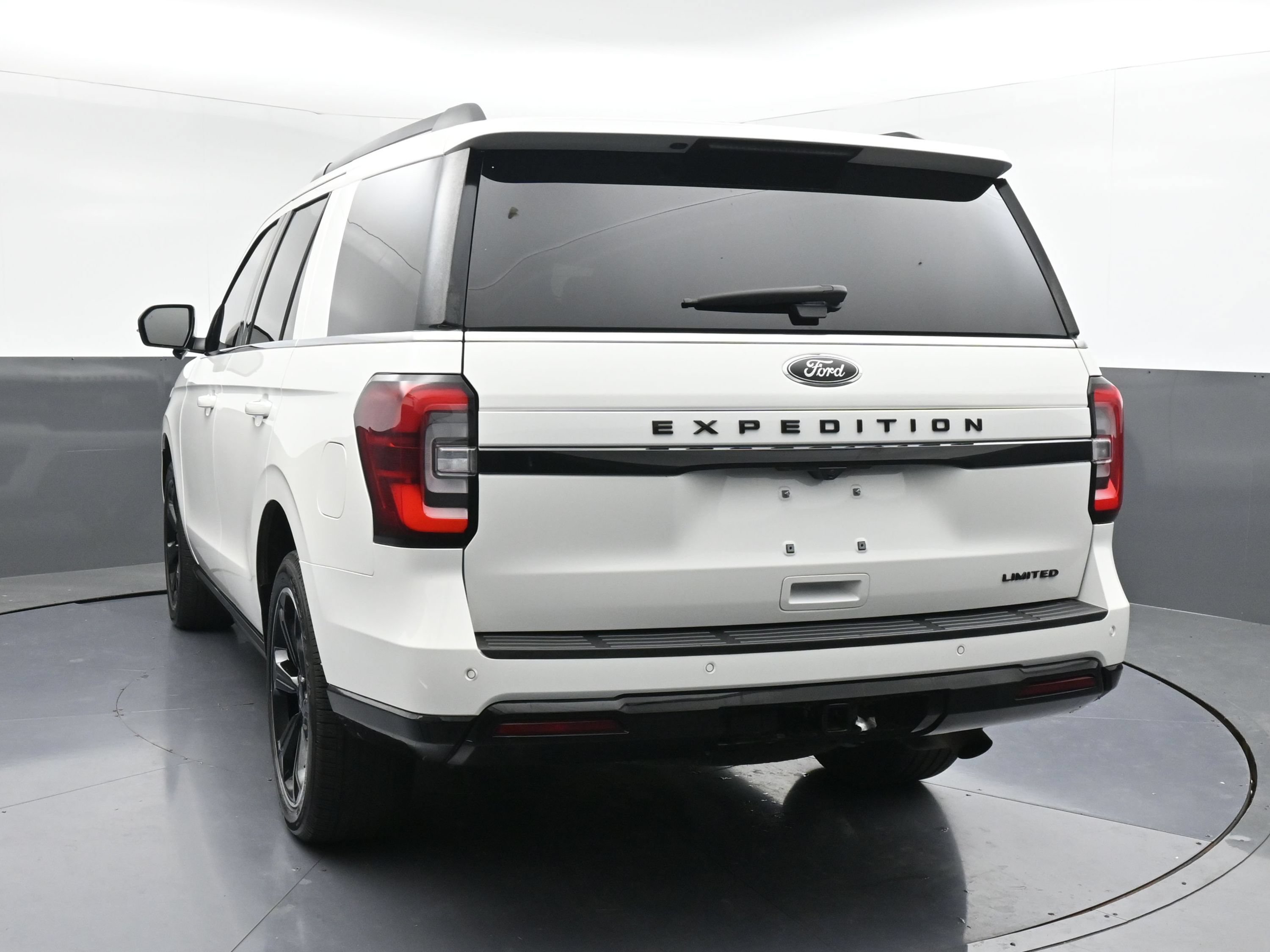 Used 2023 Ford Expedition Limited RWD image 7