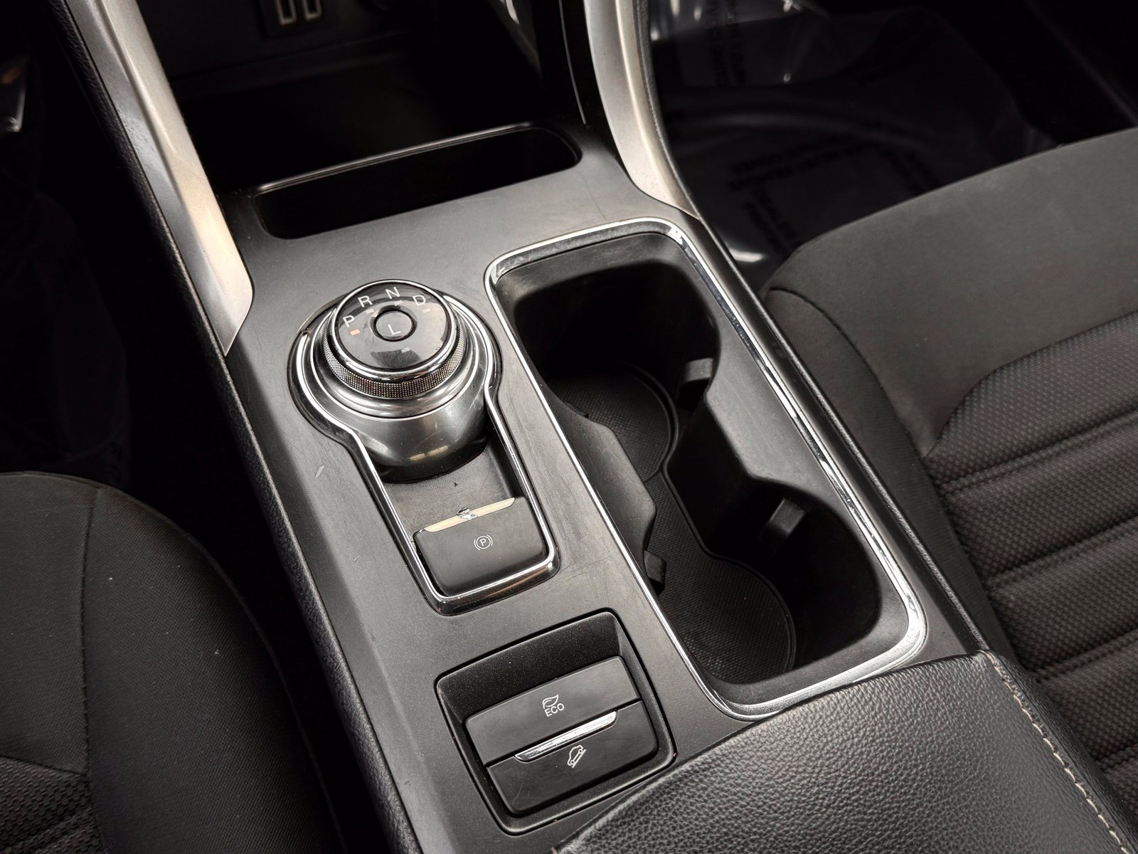 Used 2019 Ford Fusion SE FWD image 33