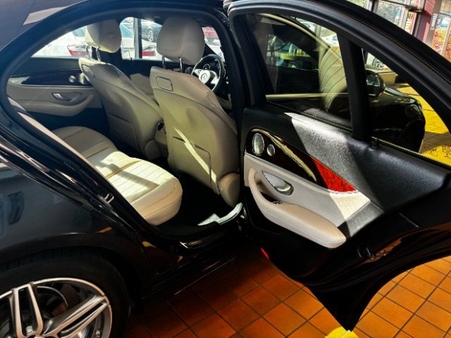 Used 2018 Mercedes-Benz E 300 w/ Premium 1 Package image 26