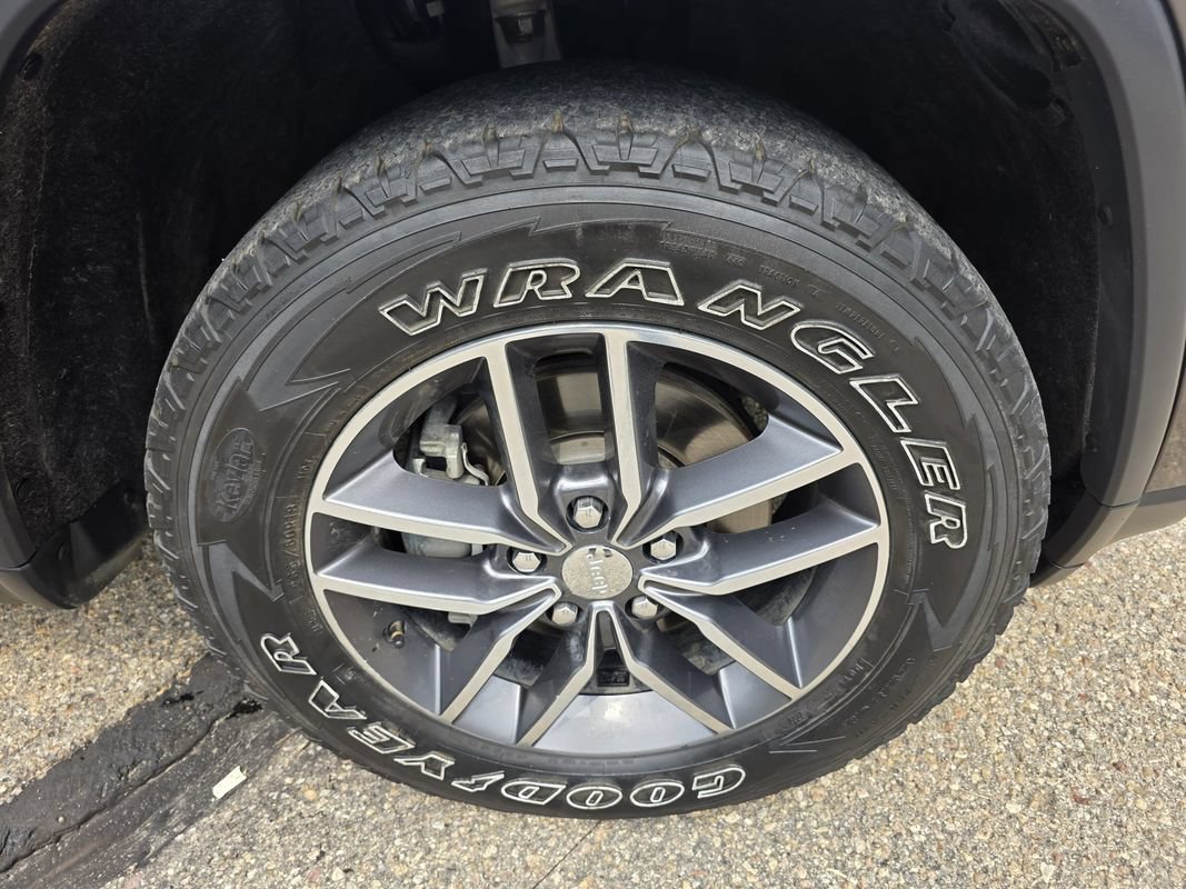 Used 2017 Jeep Grand Cherokee Limited AWD/4WD image 43