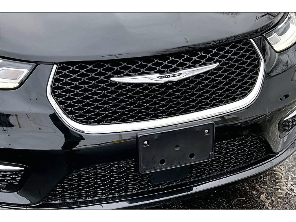 Certified 2024 Chrysler Pacifica Select image 33