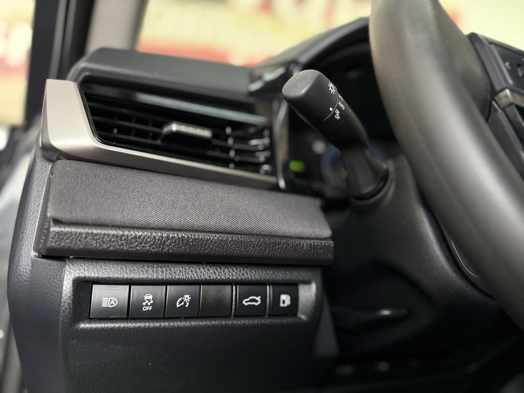 Used 2025 Toyota Camry LE image 29