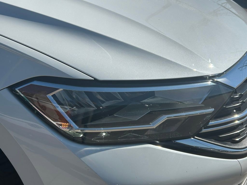 Used 2023 Volkswagen Jetta SE image 10