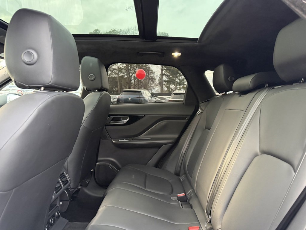 Used 2020 Jaguar F-PACE Premium image 23