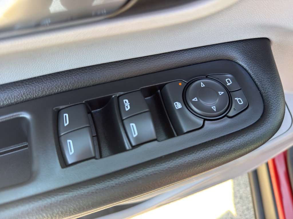 Used 2023 GMC Terrain SLT image 12