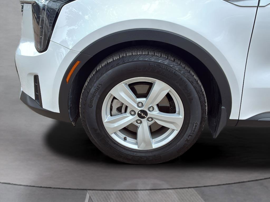 Used 2025 Kia Sorento LX FWD image 43
