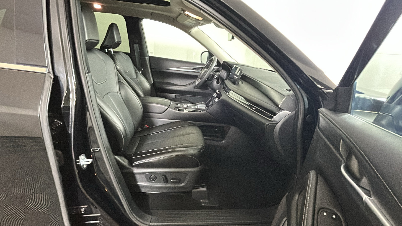 Used 2024 INFINITI QX60 Luxe AWD/4WD image 34