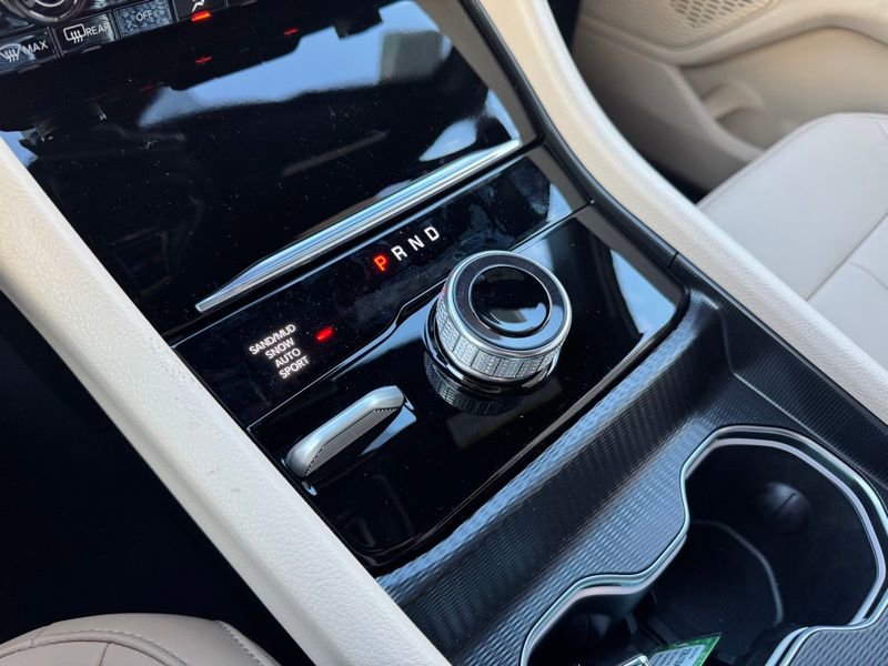 New 2025 Jeep Grand Cherokee Limited w/ Black Appearance Package image 25