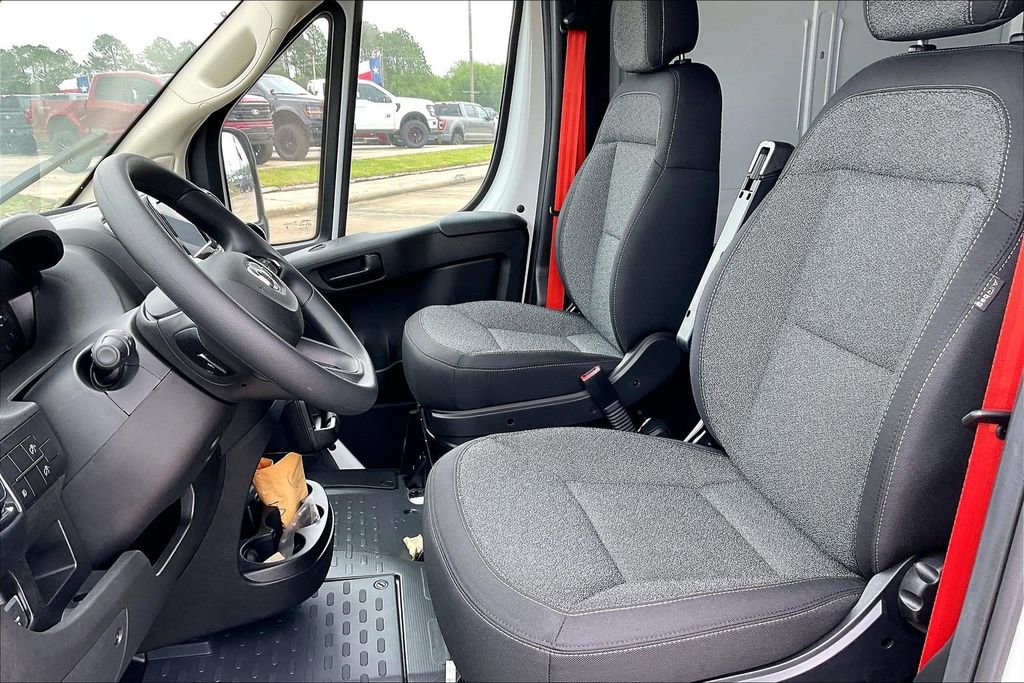 New 2024 RAM ProMaster 2500 w/ Convenience Group FWD image 7