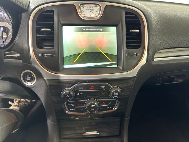 Used 2022 Chrysler 300 Touring L image 22