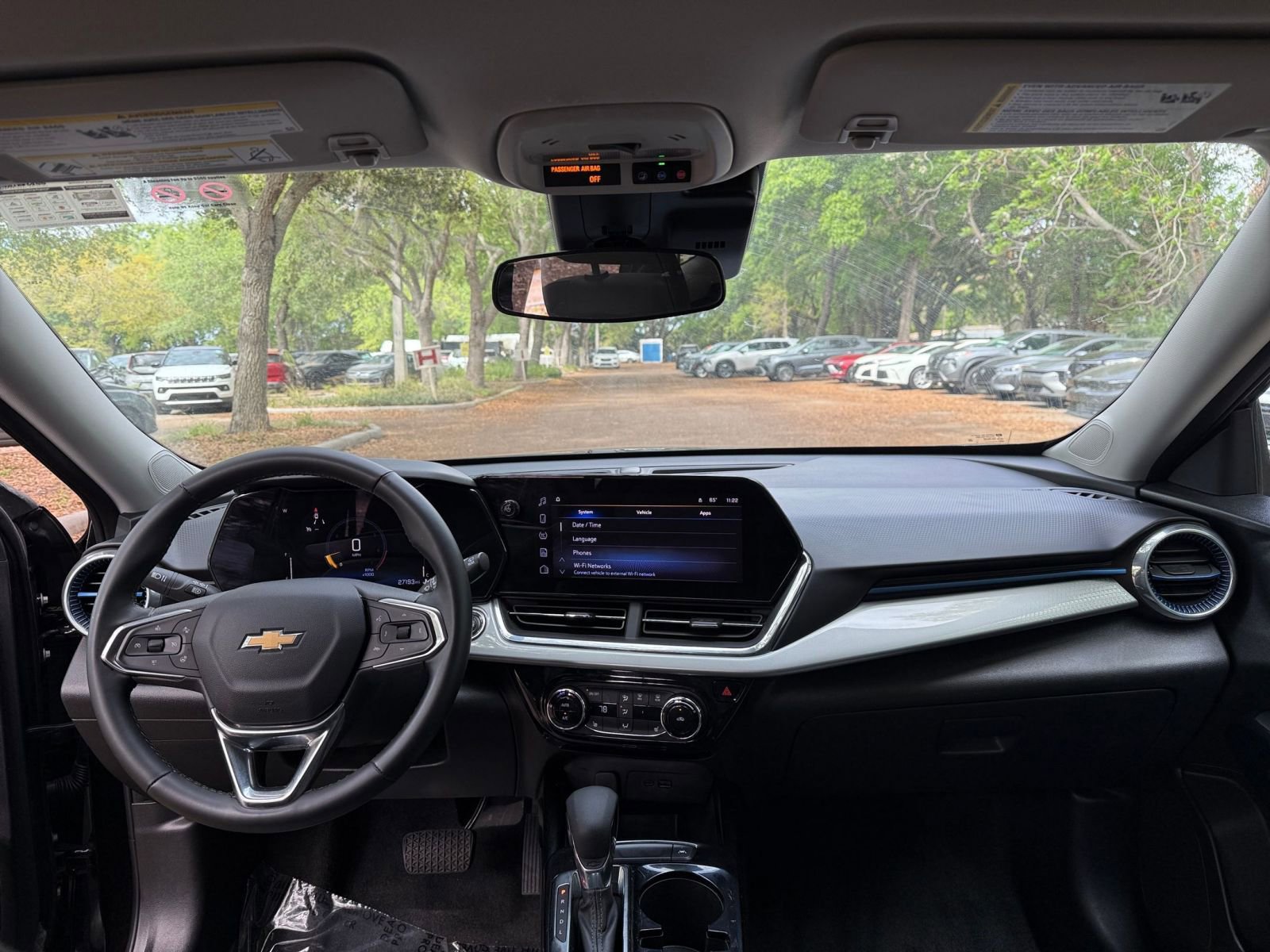 Used 2025 Chevrolet Trax LT w/ LT Convenience Package image 28