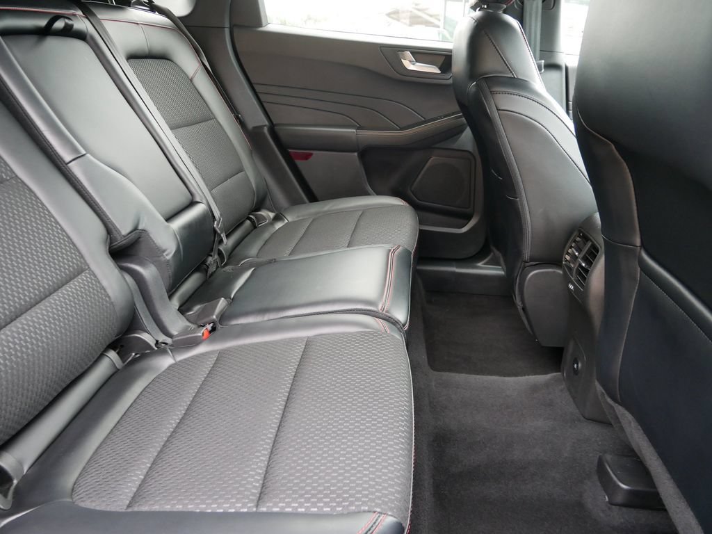 Certified 2025 Ford Escape ST-Line w/ Tech Pack #1 AWD/4WD image 11