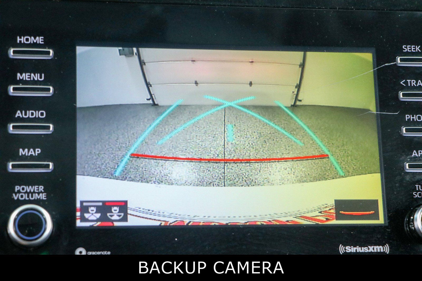 Used 2022 Toyota Camry SE FWD image 19