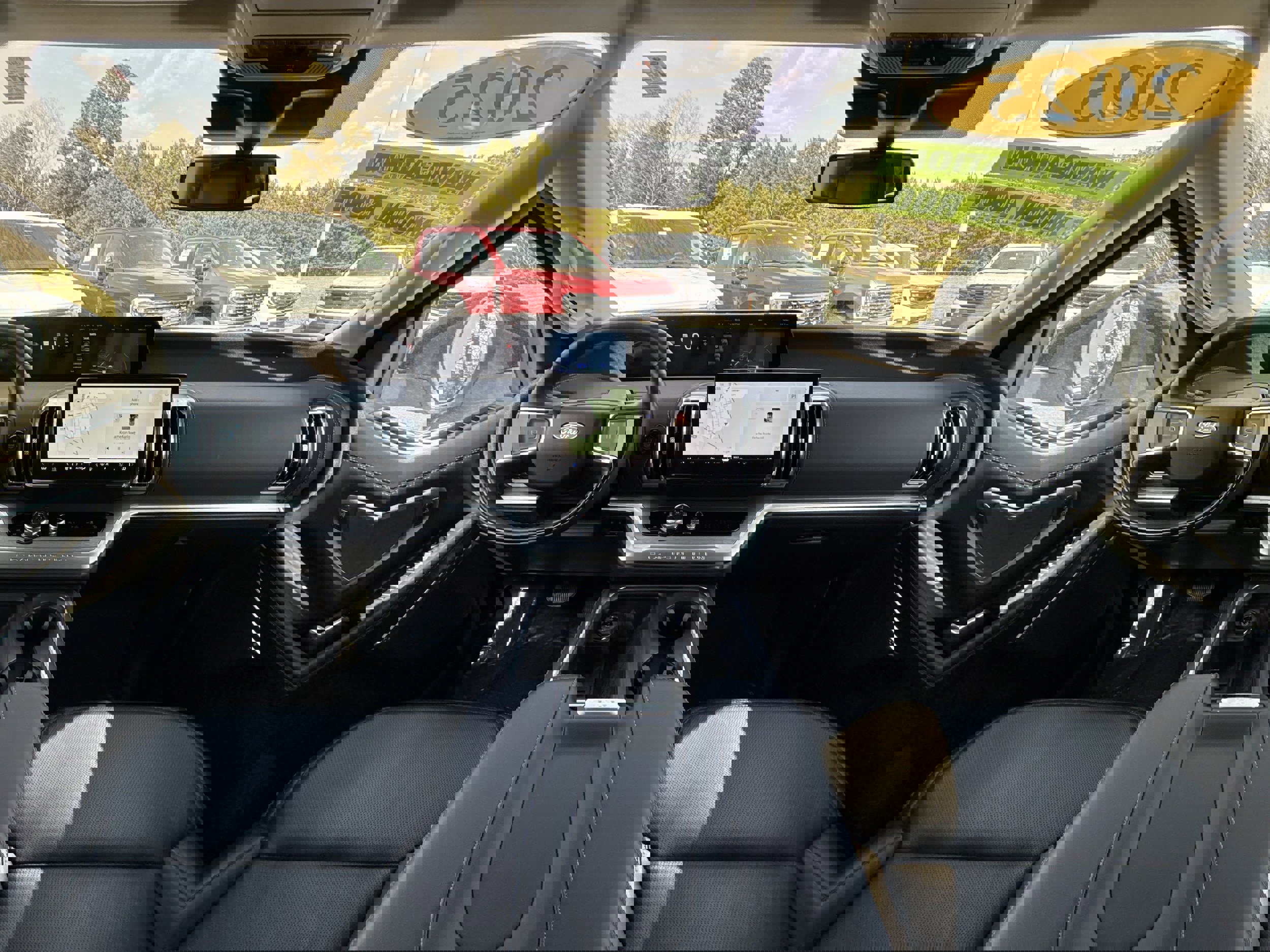 Used 2025 Ford Expedition Max Platinum image 13