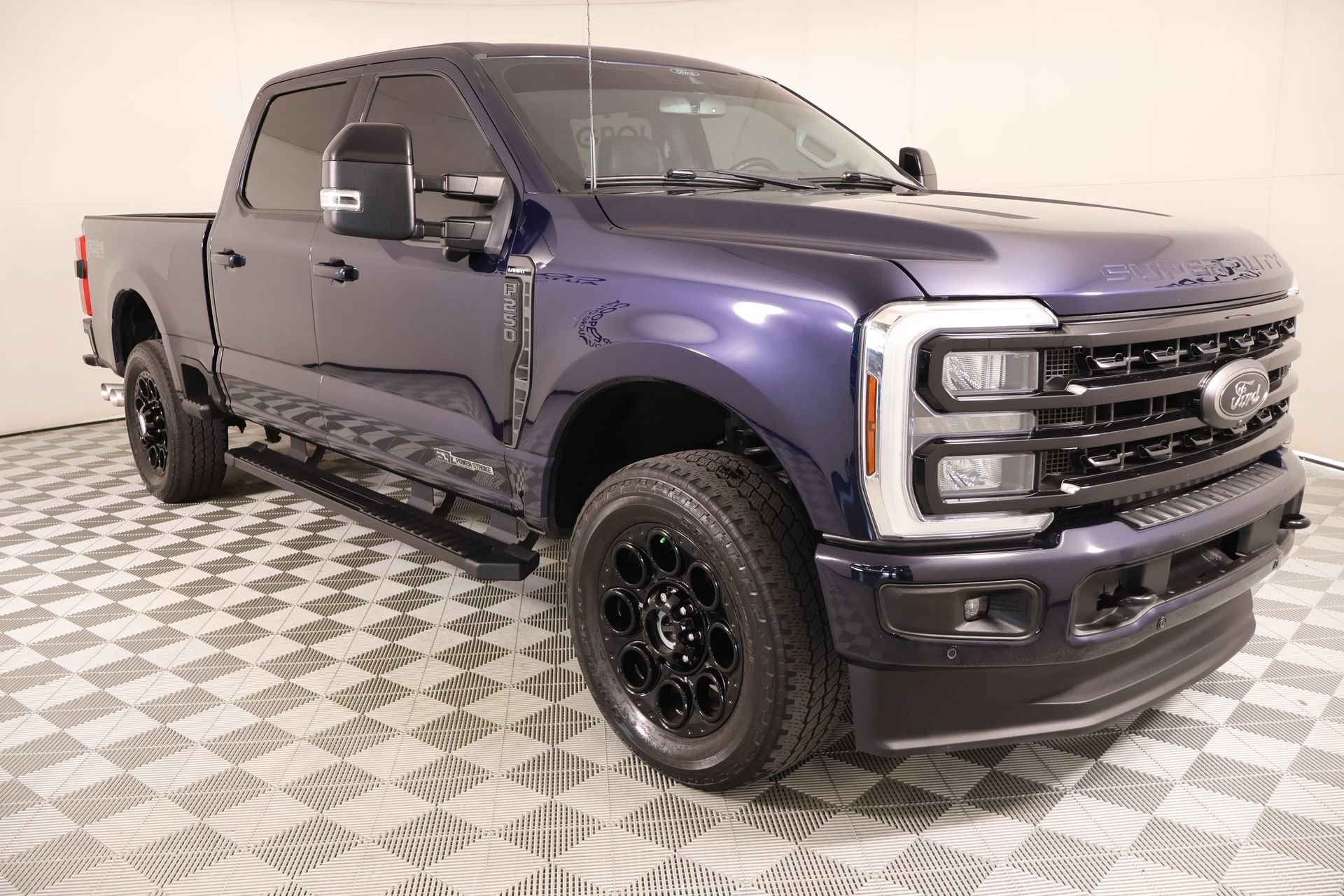 Used 2024 Ford F250 Lariat w/ Lariat Ultimate Package AWD/4WD image 1