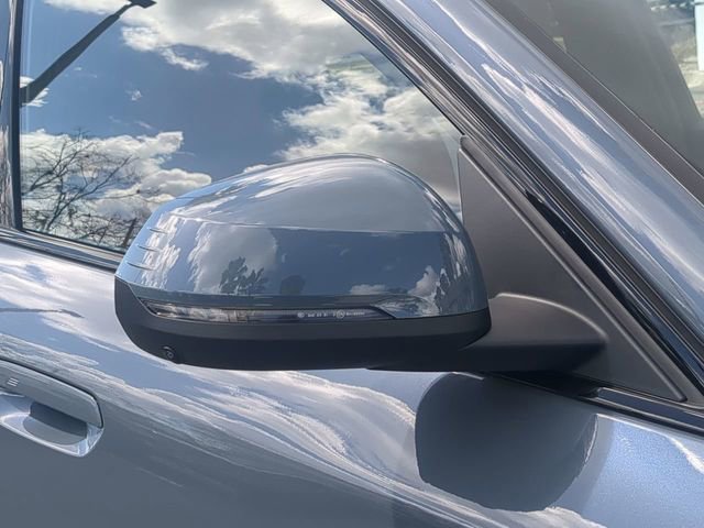 Used 2025 BMW X2 xDrive28i w/ Technology Package image 12