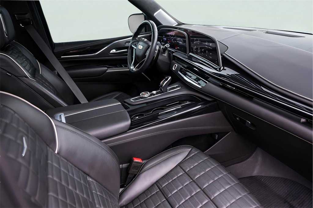 Used 2023 Cadillac Escalade V w/ LPO, ONYX Package image 35