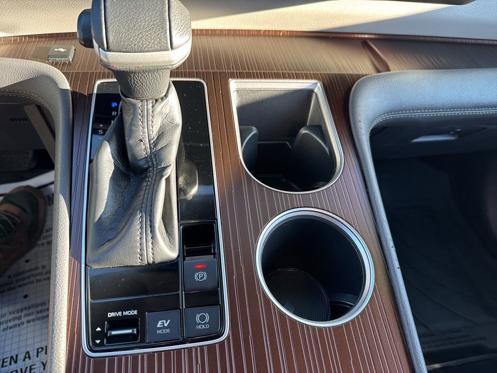 Used 2022 Toyota Sienna XLE image 25