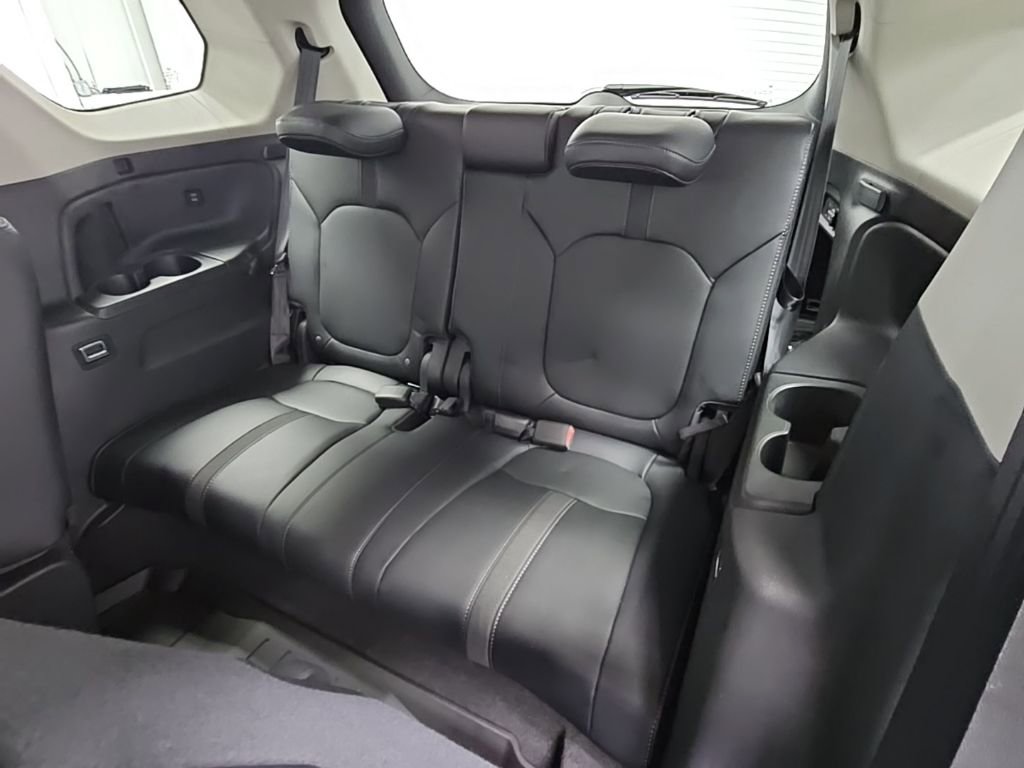 Used 2025 Honda Pilot EX-L image 32