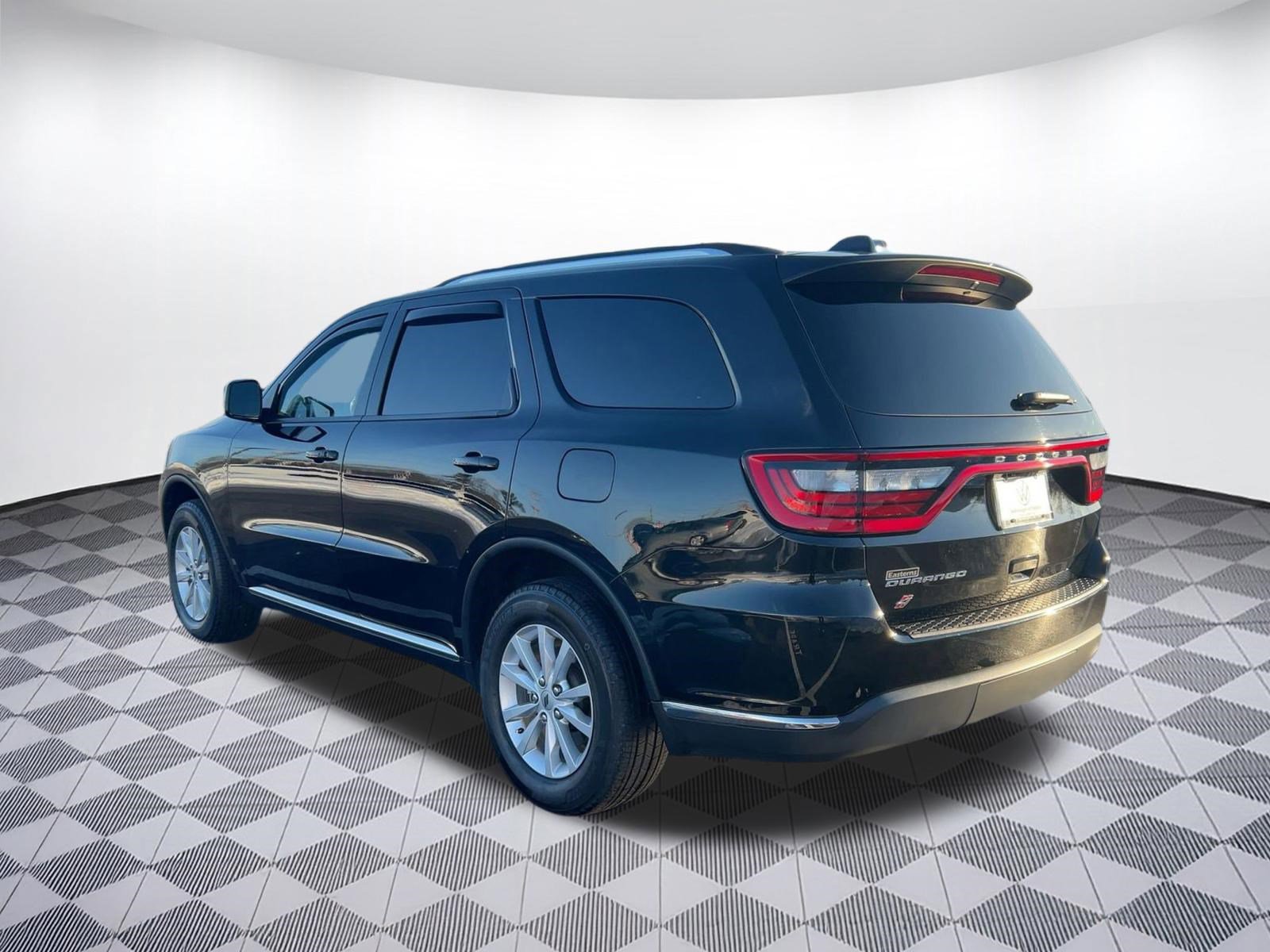 Used 2023 Dodge Durango SXT image 3