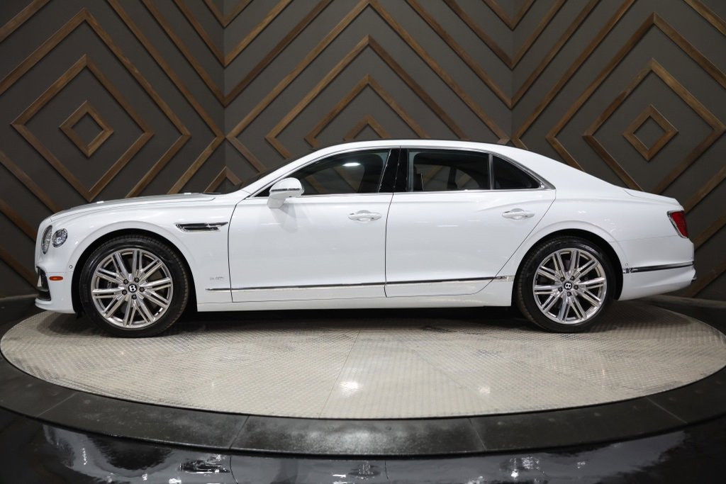 Used 2020 Bentley Flying Spur W12 image 2