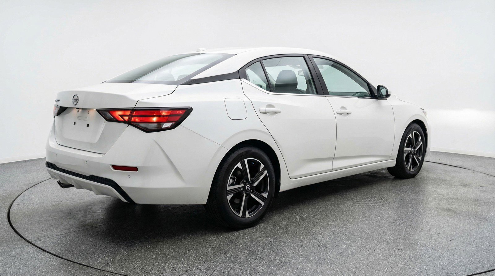 Used 2025 Nissan Sentra SV FWD image 9