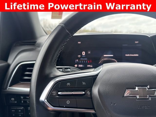 Used 2025 Chevrolet Suburban Z71 image 14