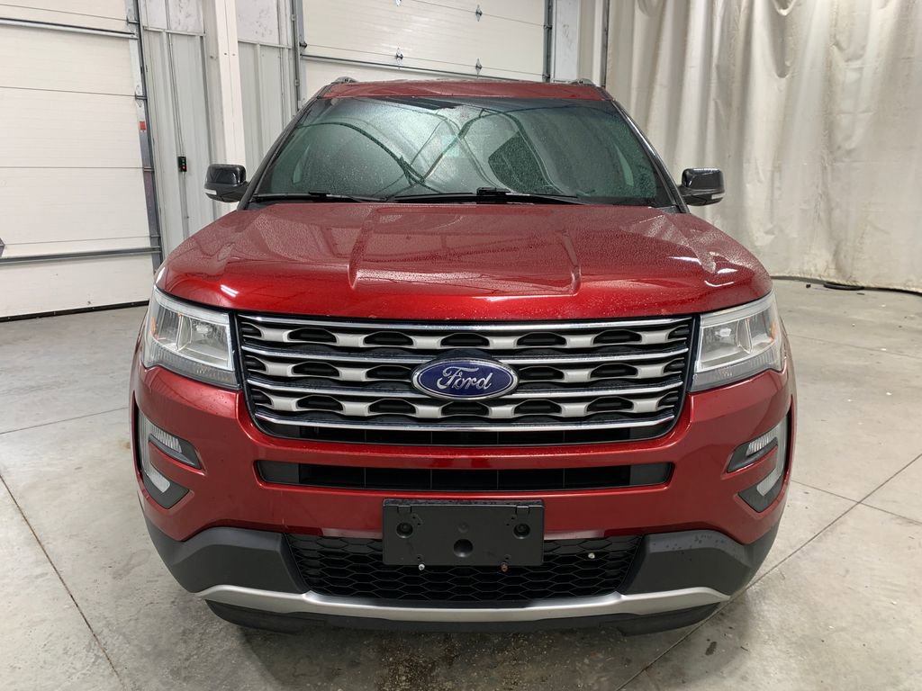Used 2017 Ford Explorer XLT image 14