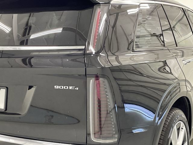 New 2026 Cadillac Vistiq Luxury w/ LPO, Floor Liner Package image 17