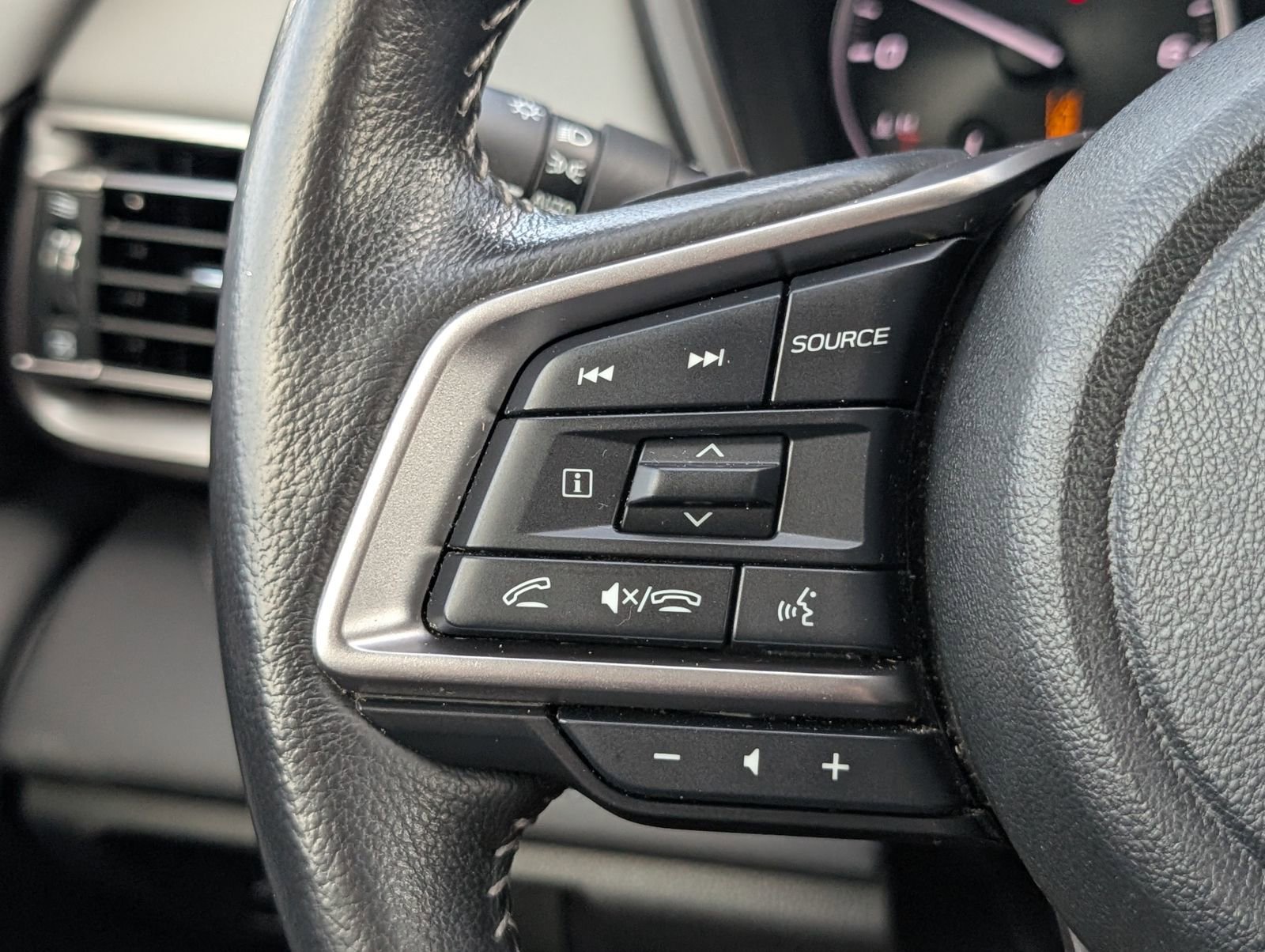 Used 2023 Subaru Outback Limited image 24