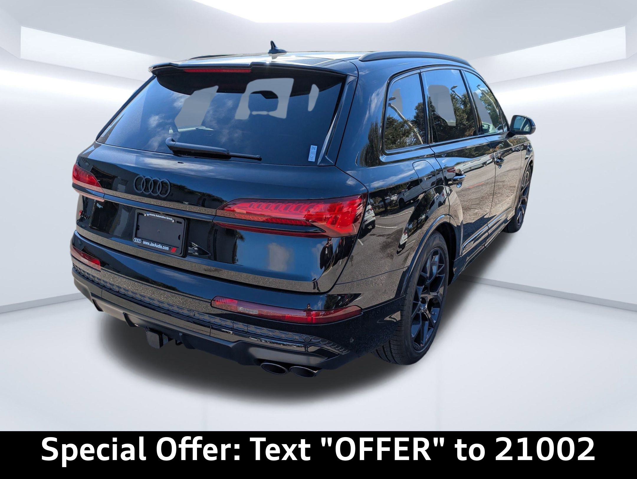 New 2026 Audi SQ7 Premium Plus AWD/4WD image 3