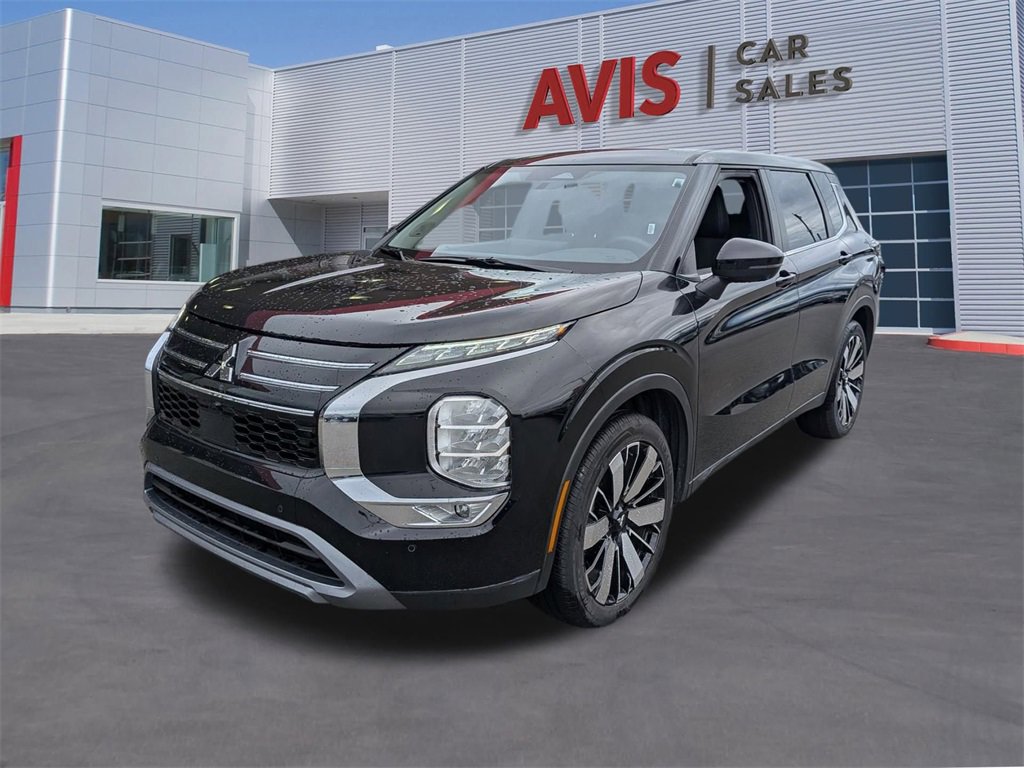 Used 2025 Mitsubishi Outlander SE