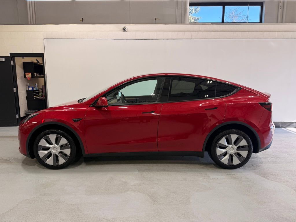 Used 2024 Tesla Model Y Long Range image 2