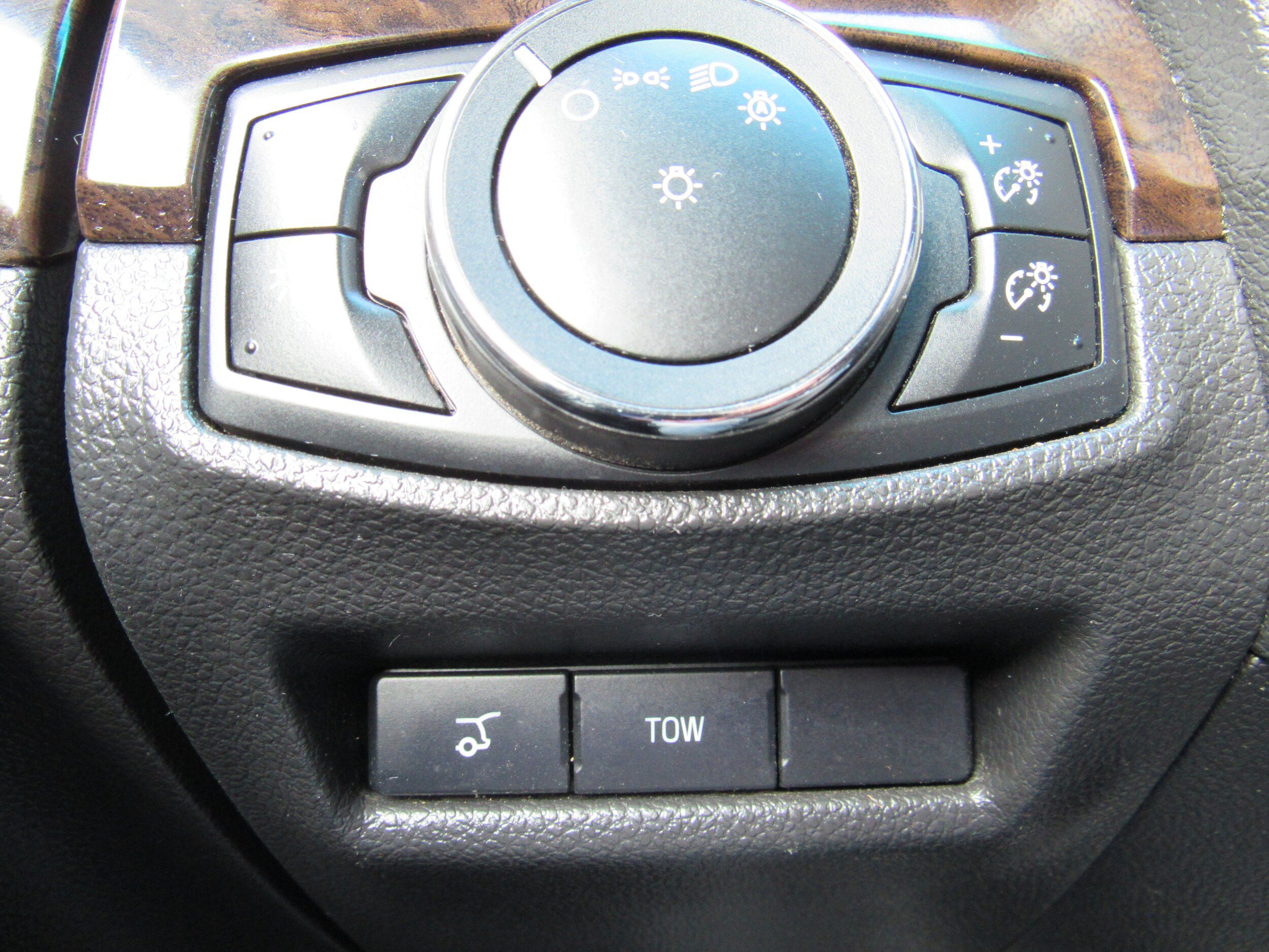 Used 2015 Ford Explorer Limited w/ Equipment Group 301A AWD/4WD image 23