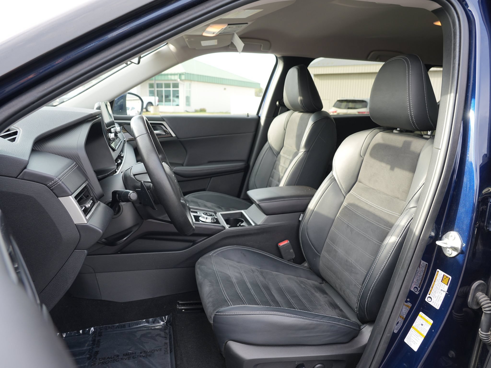 Used 2024 Mitsubishi Outlander SE AWD/4WD image 13