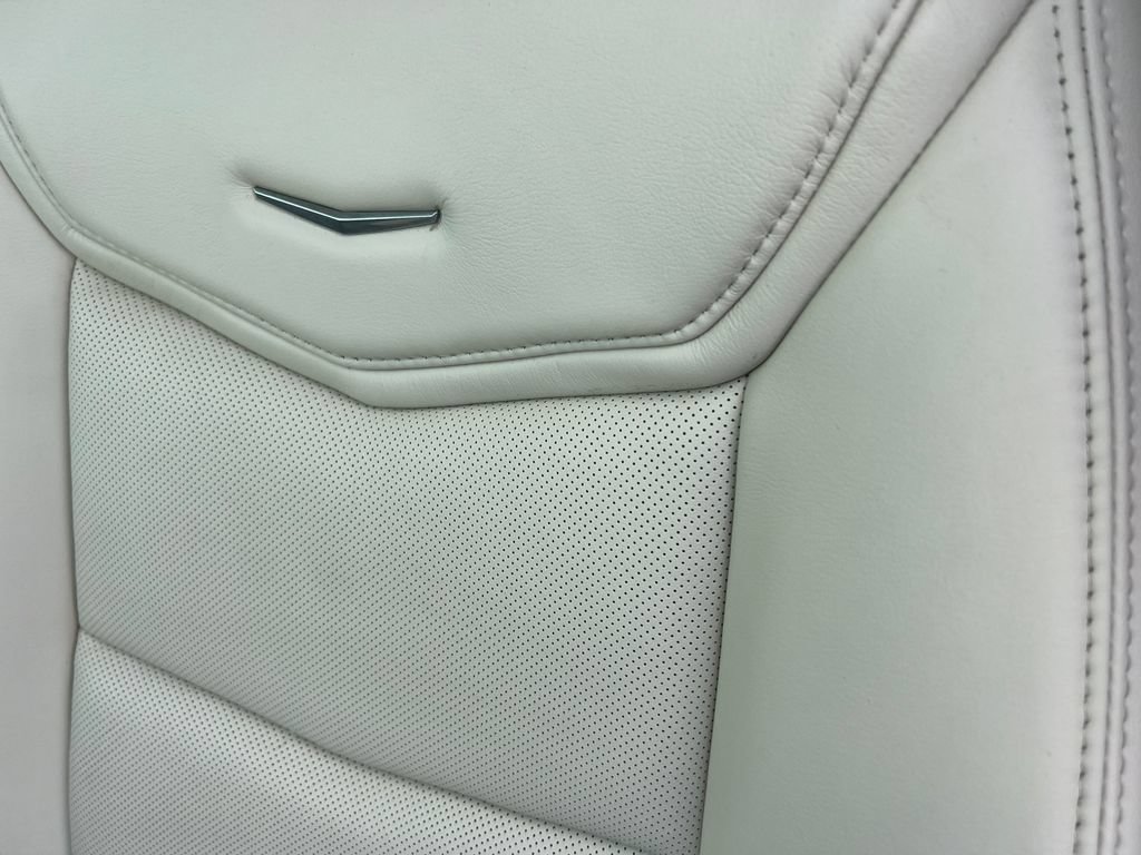 Used 2018 Cadillac XT5 Luxury w/ Driver Awareness Package AWD/4WD image 14