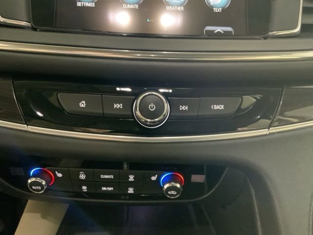 Used 2018 Buick Enclave Essence FWD image 19
