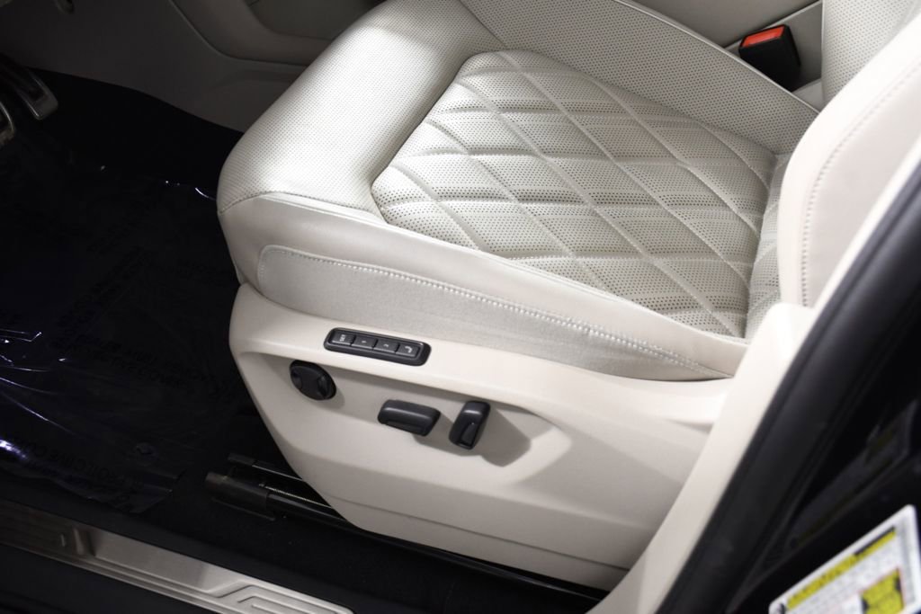 Used 2025 Volkswagen Atlas SEL Premium R-Line image 16