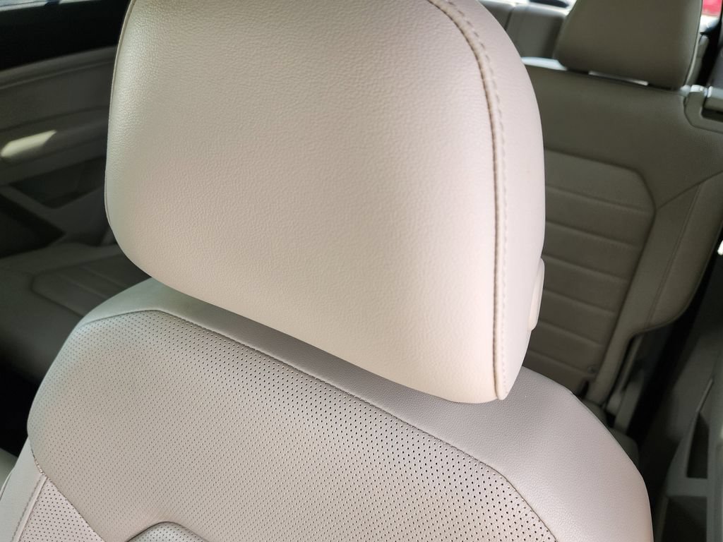 Used 2018 Volkswagen Atlas SEL Premium AWD/4WD image 6
