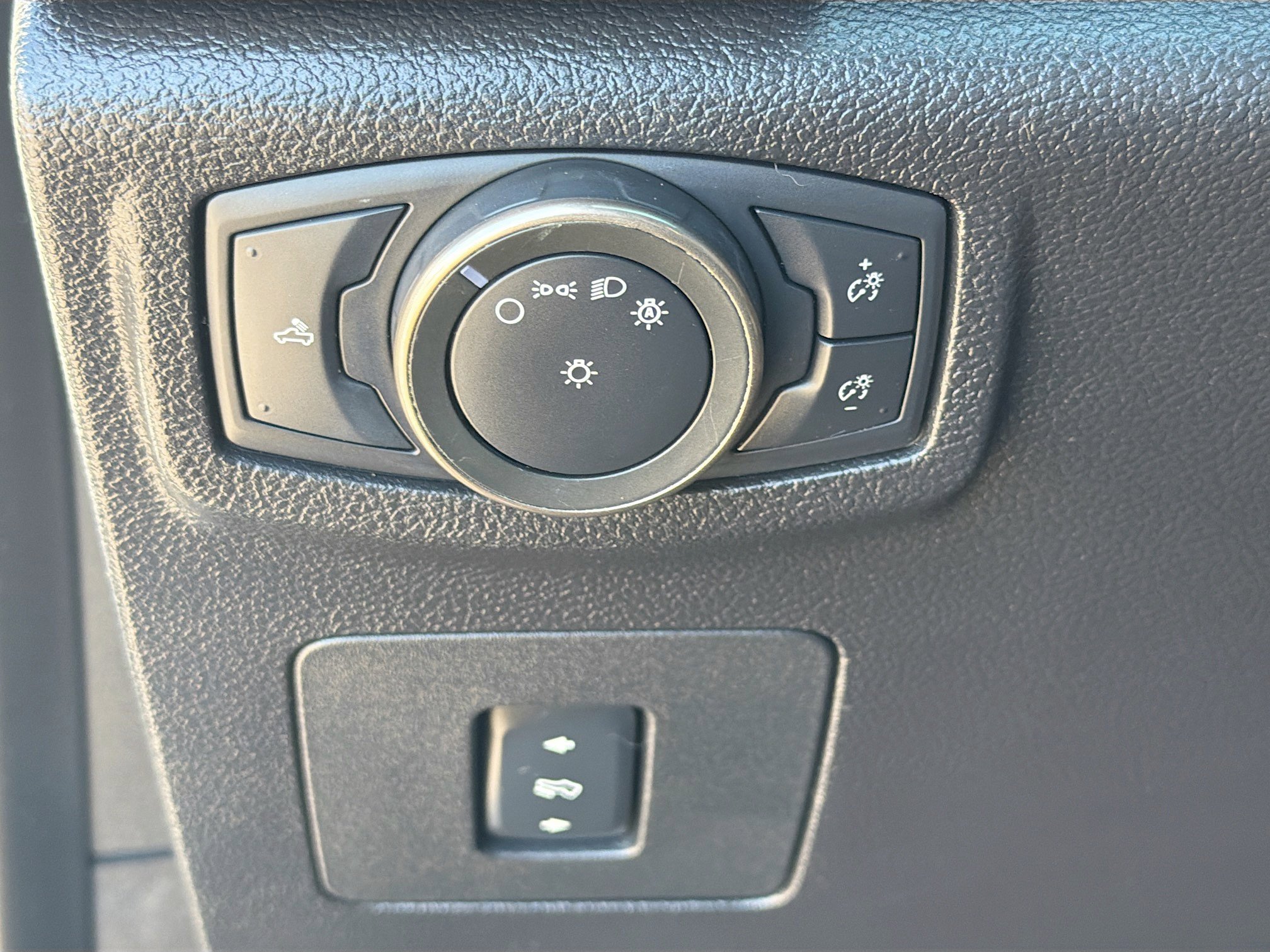 Used 2017 Ford F150 Raptor w/ Equipment Group 802A Luxury image 35