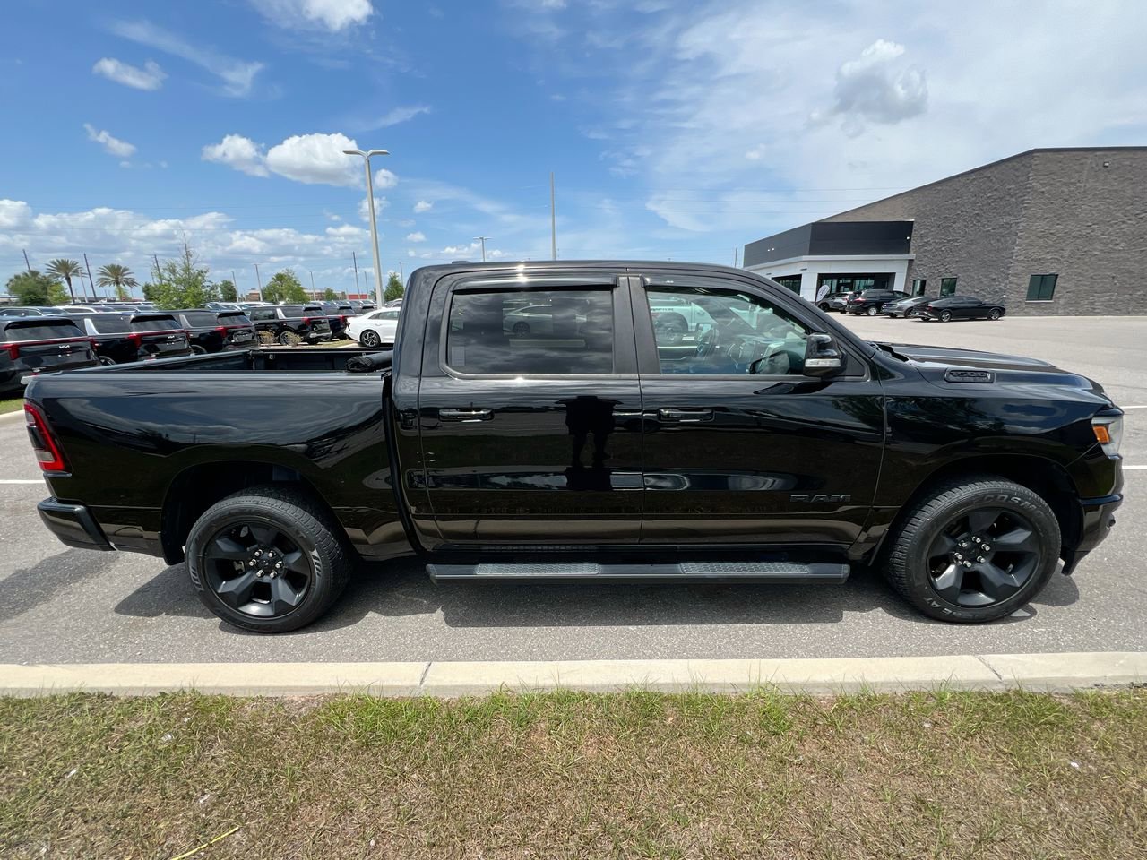 Used 2019 RAM 1500 Big Horn AWD/4WD image 2