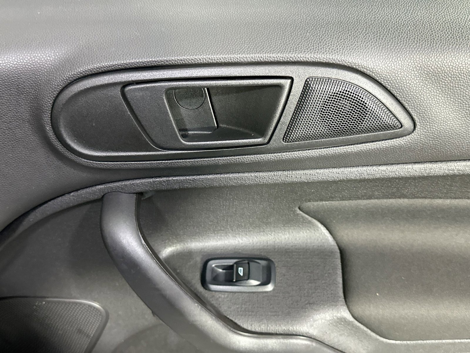 Used 2019 Ford Fiesta SE image 37